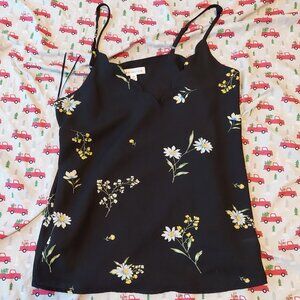 Socialite Scalloped V-Neck Flower Blouse, XS